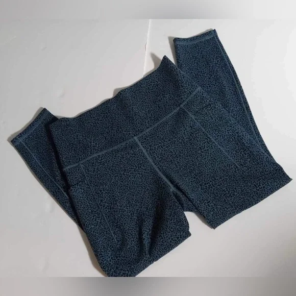 sports pant brand athleta color animal print size M - Picture 2 of 9